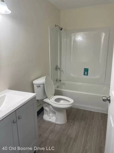 Main picture of New and Old Carriage House Apartments