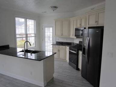 Main picture of 1000 Adams Pointe Blvd