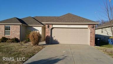 Main picture of 2631 E Loren St
