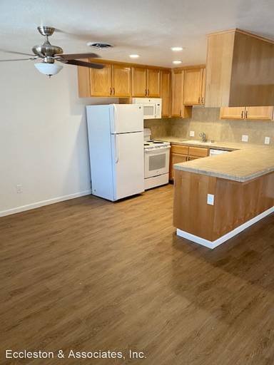 Main picture of 4621 Columbus St
