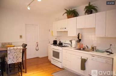 Main picture of 17 Irving St
