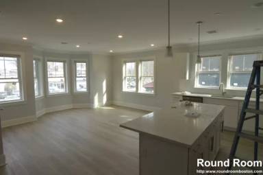 Main picture of 80 North Beacon St