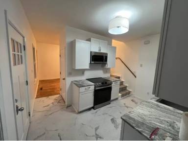 Main picture of 10 Stark St