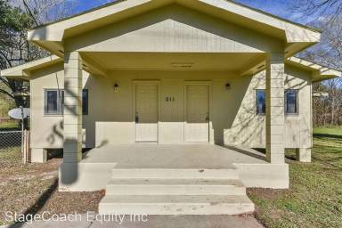 Main picture of 211 N Texas Ave