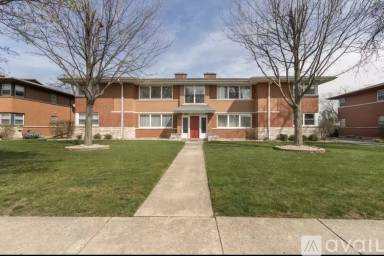Main picture of 1321 Balmoral Ave