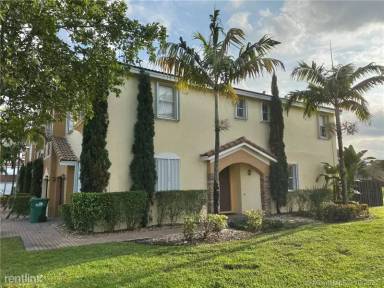 Main picture of Fontainebleau West