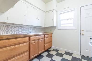 Main picture of 5130 N Williams Ave