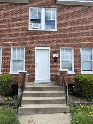 Main picture of 224 East St