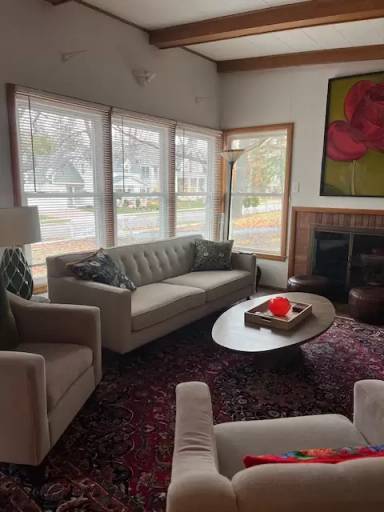 Main picture of 124 Maple St