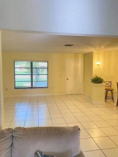 Main picture of 2507 Lake View Blvd