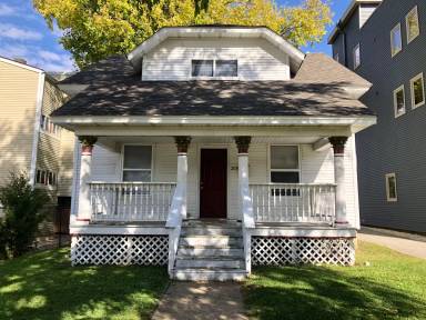 Main picture of 310 E Clark St