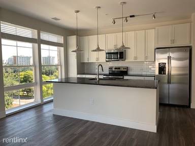 Main picture of 728 Main Ln
