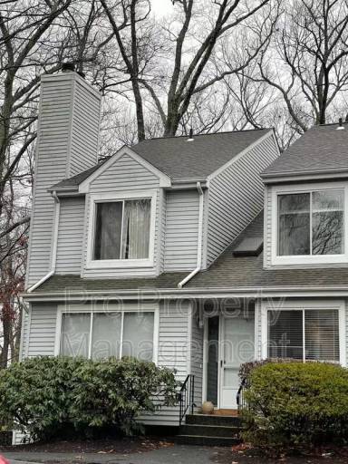Main picture of 20 E Pembroke Rd