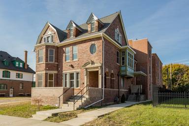 Main picture of 253 Erskine St