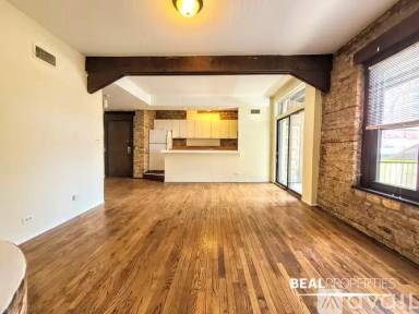 Main picture of 3013 N Broadway St