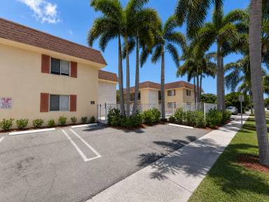 Main picture of 515 S Sequoia Dr