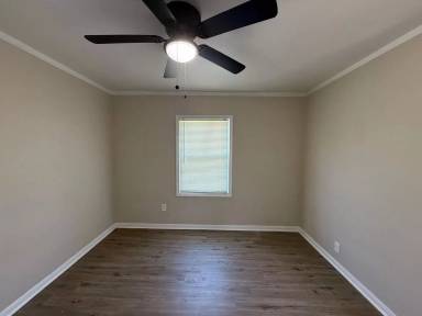 Main picture of 175 W Brentwood St