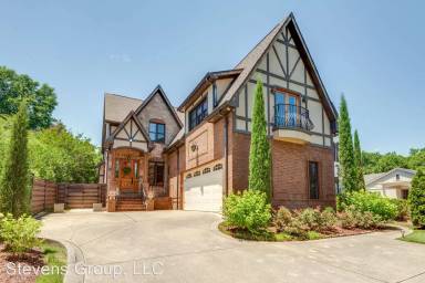 Main picture of 4015 Estes Rd
