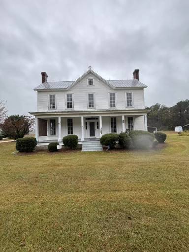 Main picture of 800 Lennie Ln