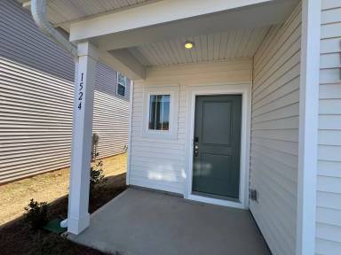 Main picture of 1524 31st St NE