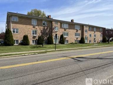 Main picture of 705 E Maple St
