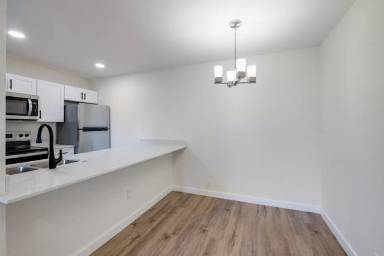 Main picture of 340 Montclair St