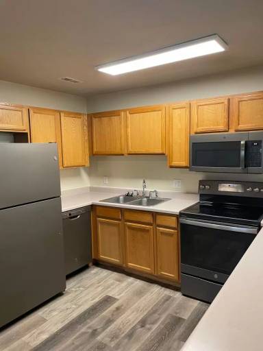 Main picture of 1412 E Redwood Blvd