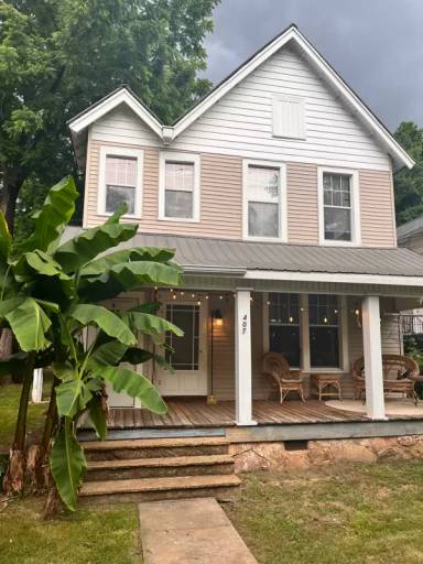 Main picture of 407 Colville St