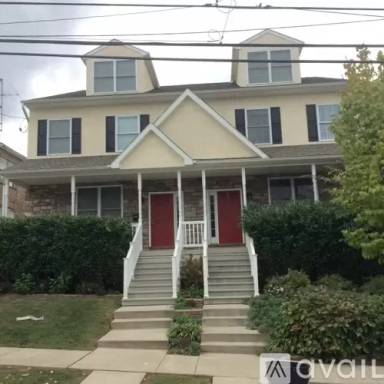Main picture of 227 W 5th Ave