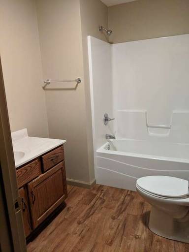 Main picture of 256 E Outer Rd