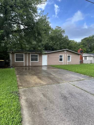 Main picture of 5166 Woodcrest Rd