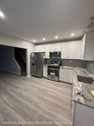 Main picture of 1823 E Carson St