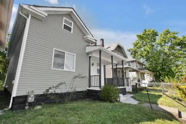 Main picture of 661 Siebert St