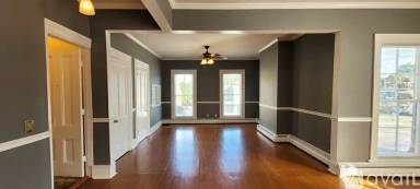 Main picture of 463 W Church St