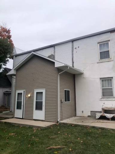 Main picture of 703 E Main St