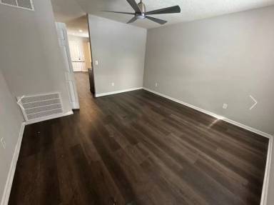 Main picture of 5810 Olive St