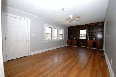 Main picture of 1504 Howard St