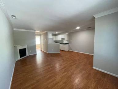 Main picture of 103 Alexandria Pike