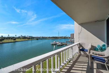 Main picture of 450 Treasure Island Cswy
