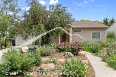 Main picture of 3446 S Forest St