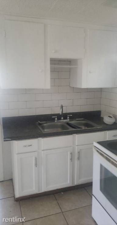 Main picture of 405 Locklie St