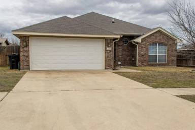 Main picture of 4206 Boots Dr