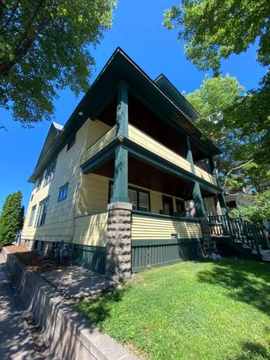 Main picture of 797 Aurora Ave