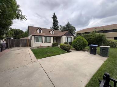 Main picture of 309 W Noble Ave
