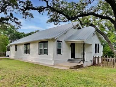Main picture of 26998 Hogan Dr