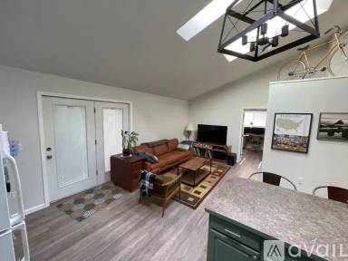 Main picture of 610 S Ray St