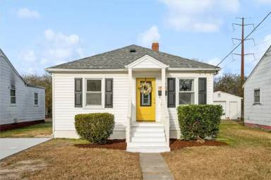 Main picture of 240 Hickorywood Dr