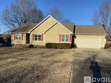 Main picture of 81 Candlewick Dr