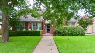 Main picture of 3132 Odessa Ave