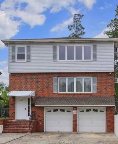 Main picture of 2779 Morris Ave